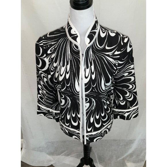 Chico's Floral Black/White Jacket Blazer size 1 Medium - Picture 2 of 6